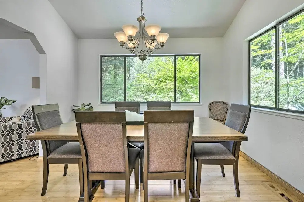 Tranquil Guerneville Home w/ Redwood Views