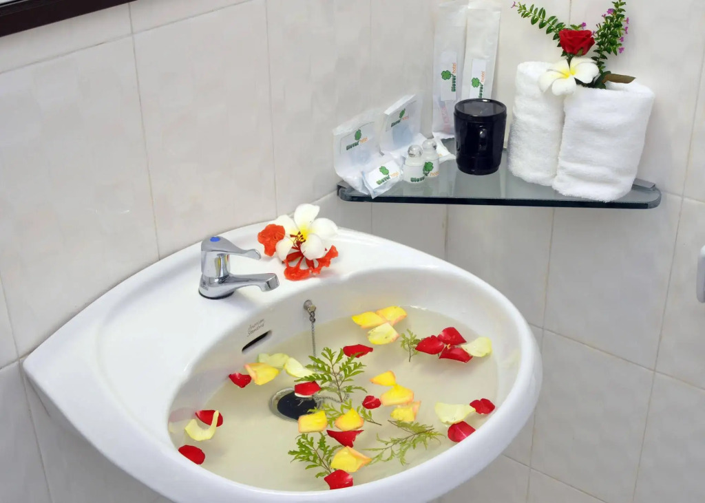 Clover Hotel