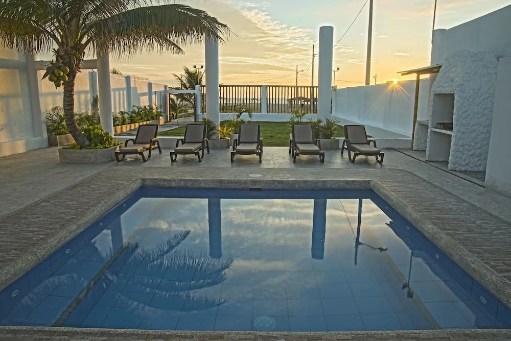 Hotel La Ría Playas
