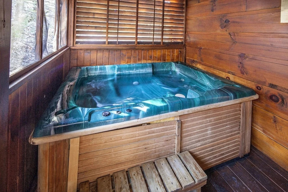 ER38B - Grandmas Hideaway - Great Location! Close to town cabin