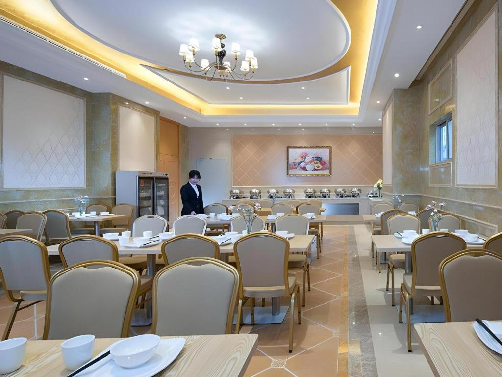 Vienna Hotel Guangdong Zhongshan Caihong Avenue