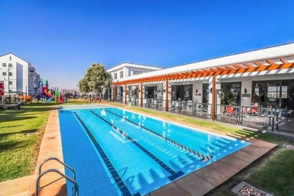 Alimama Spaces: the Manson's Greenstone