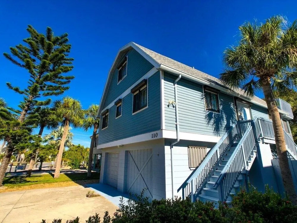 The Beach Barn - 4 Br Home