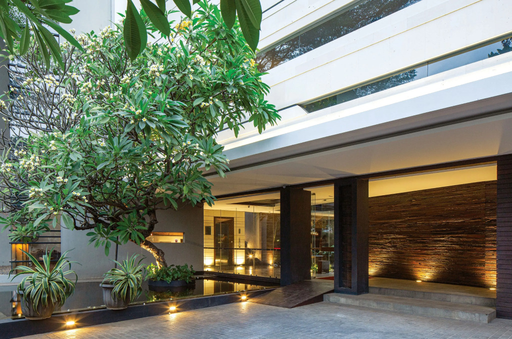 Miers Kuningan, ARTOTEL Curated