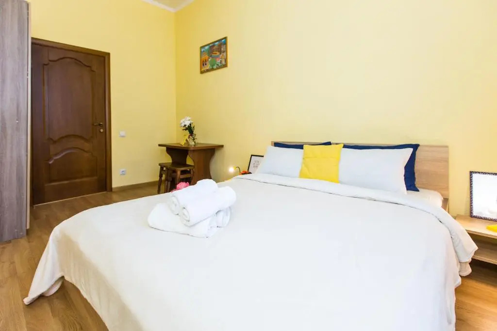 Modern 2BR Apartment in Central Lviv