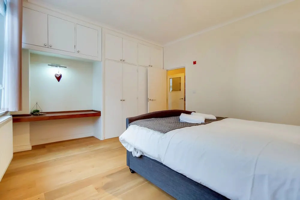 Modern 2 Bed & 2 Bath- Leicester Square