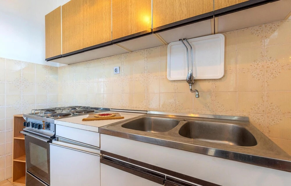 Stunning Apartment in Marusici With 2 Bedrooms and Wifi