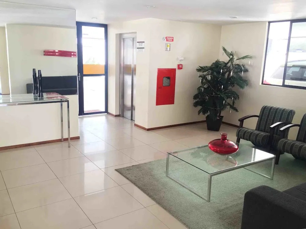 Apartartamento 2qtos novo e completo a 250 mts do mar