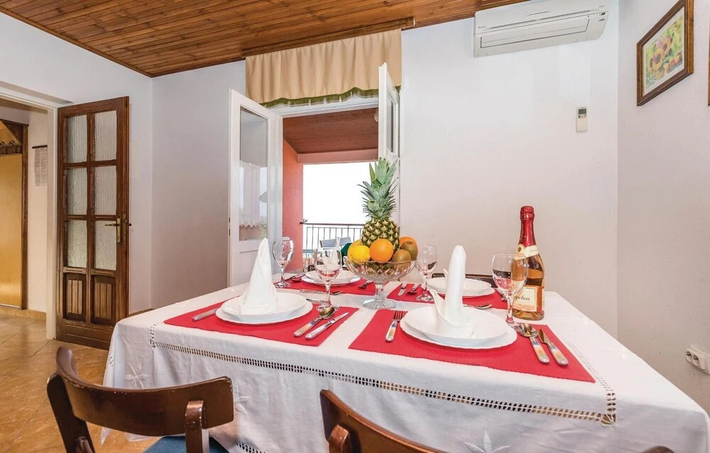 Beautiful Home in Banjol With Wifi and 2 Bedrooms