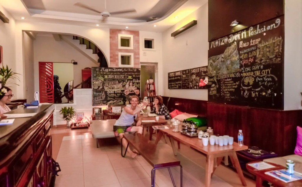 Mojzo Dorm - Hostel