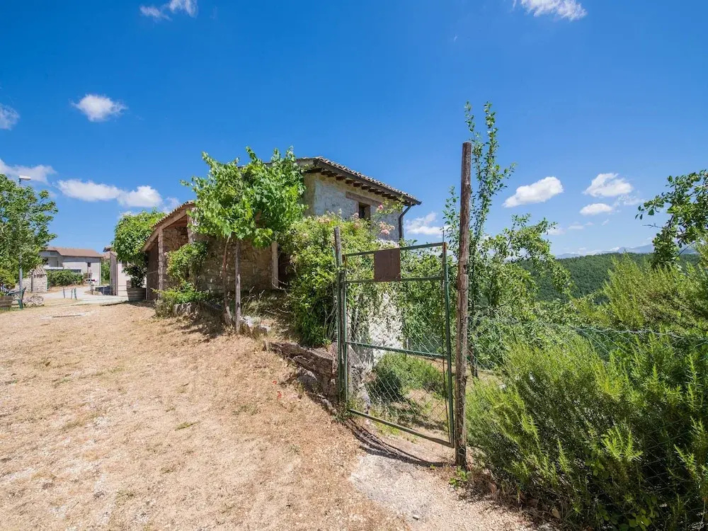 Quiet Holiday Home in Sellano With Swimming Pool a few Kilometers From Rasiglia