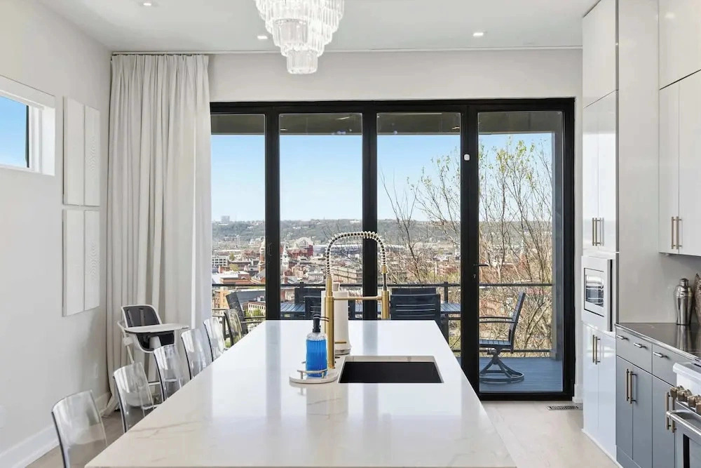 Luxury Mt. Adams Retreat Suites