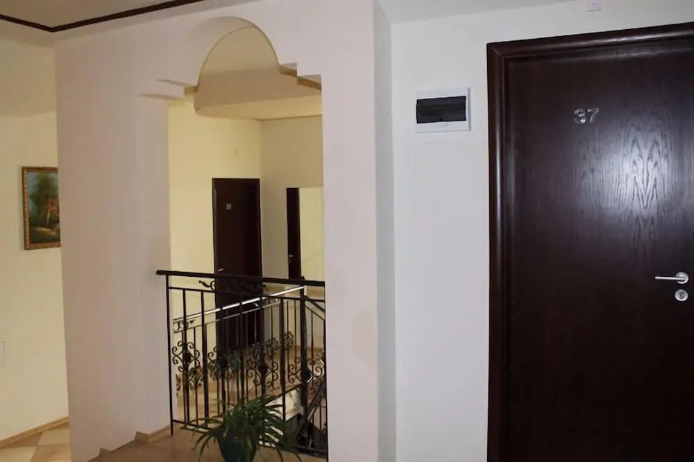 Hotel Alafrangite