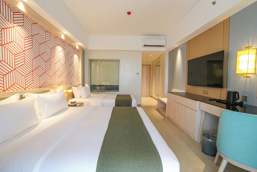 Luxu Hotel and Resort