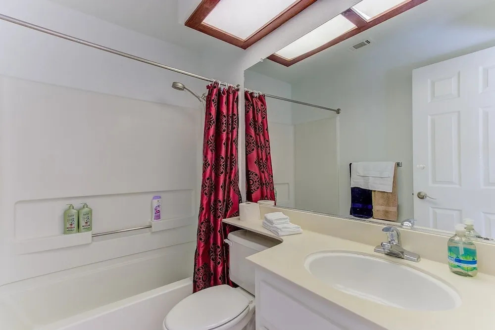 Andrea Way House in Union City 3 Bedrooms 2.5 Bathrooms Home