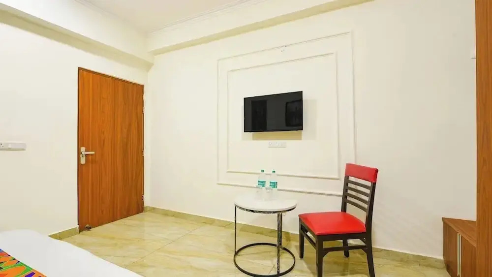 Hotel Golden Petals