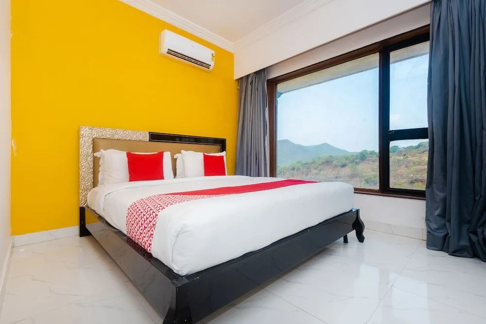 Townhouse Royal Palms Shared Serviced Apartment