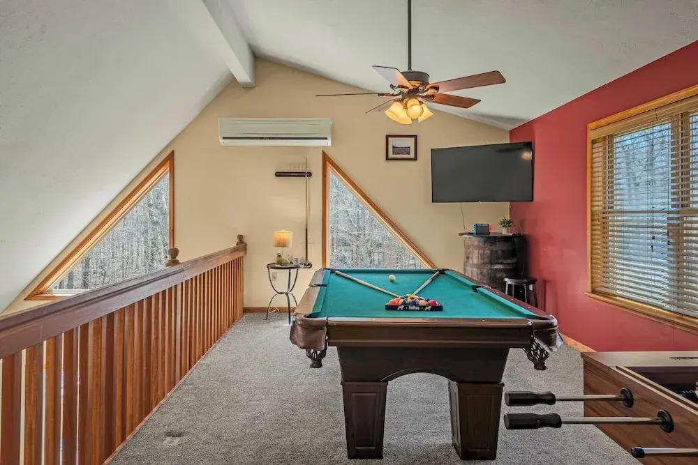 Hickory Haven by Avantstay Hot Tub, Game Room, Theater, Deck
