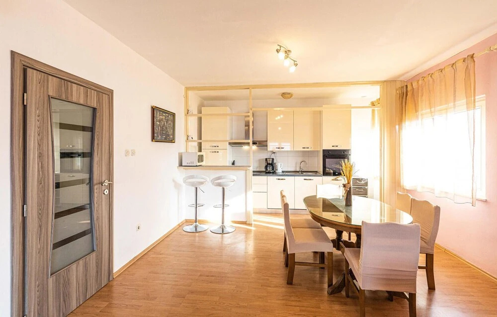 Amazing Home in Okrug Gornji With Wifi and 2 Bedrooms