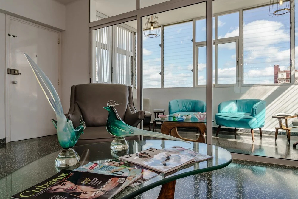 Leonidas Mid-Century Apartment