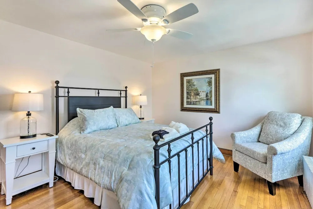 Walkable New Haven Retreat w/ Ocean Views!