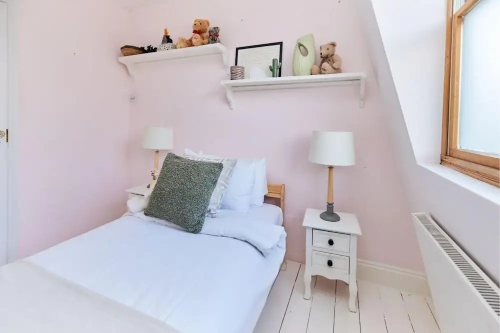 The Hampstead Wonder Spacious 4bdr House With Balcony