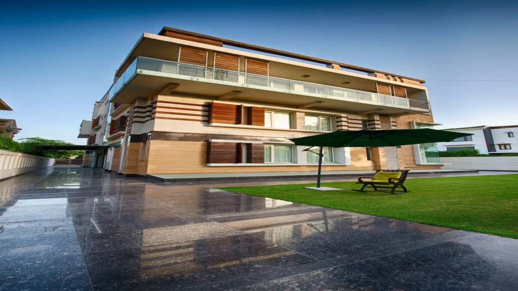 Stately Suites Golf Course Road