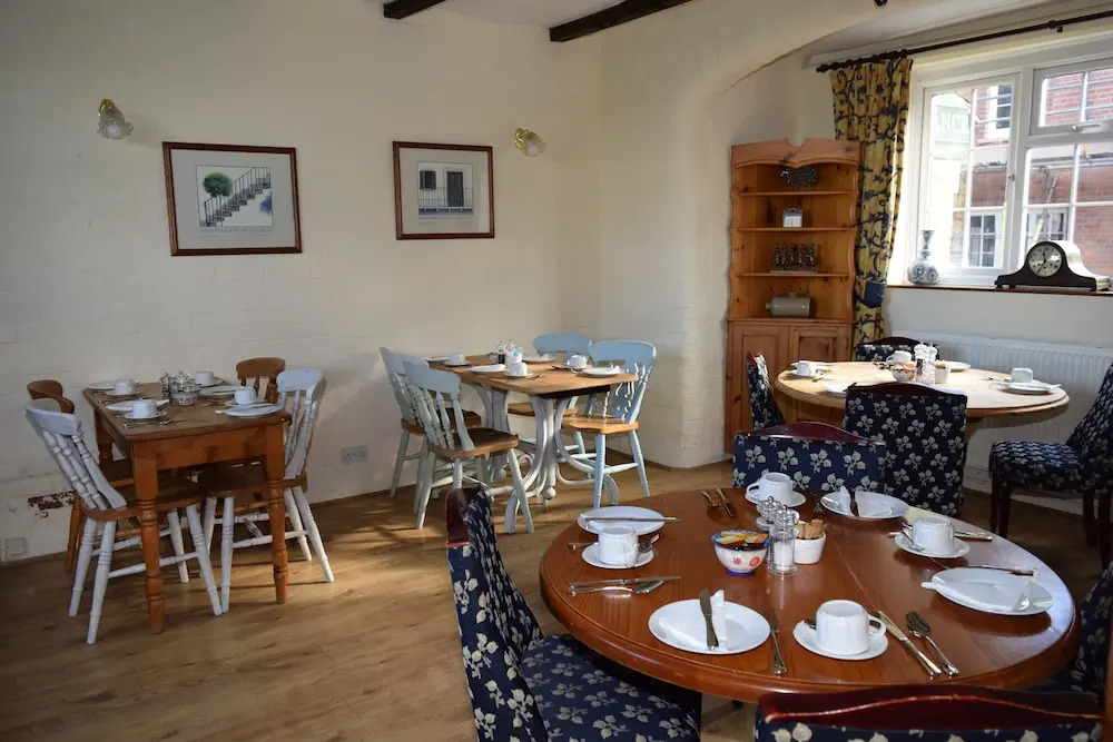 Haseley Coach House Motel