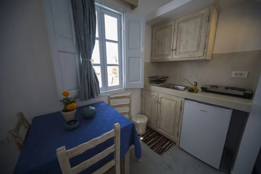 Ianthe Apartments & Villa