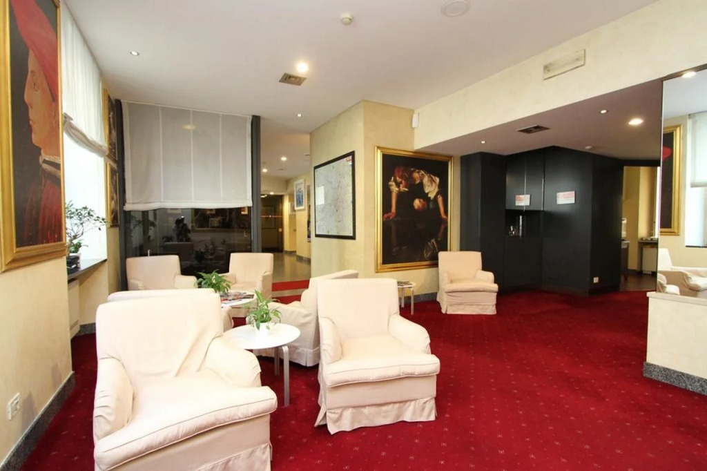 Club Hotel