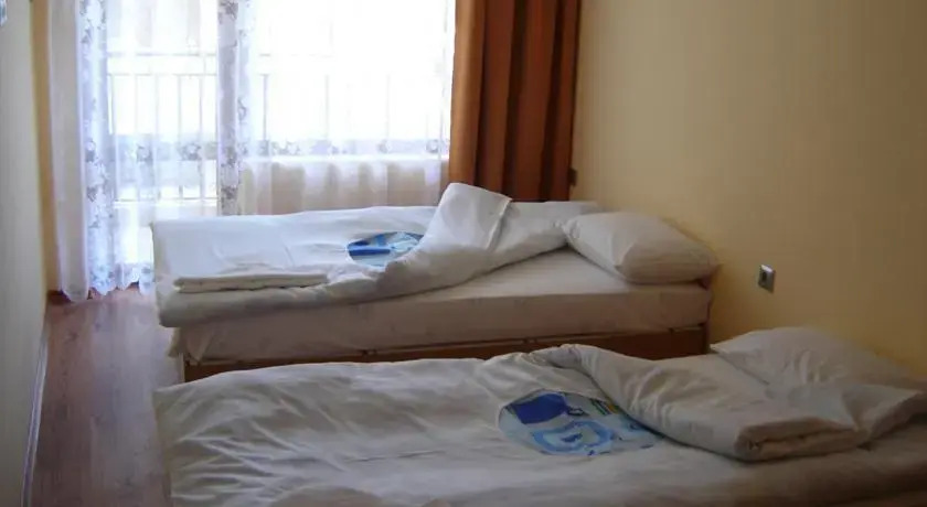 Central Park Family Hotel