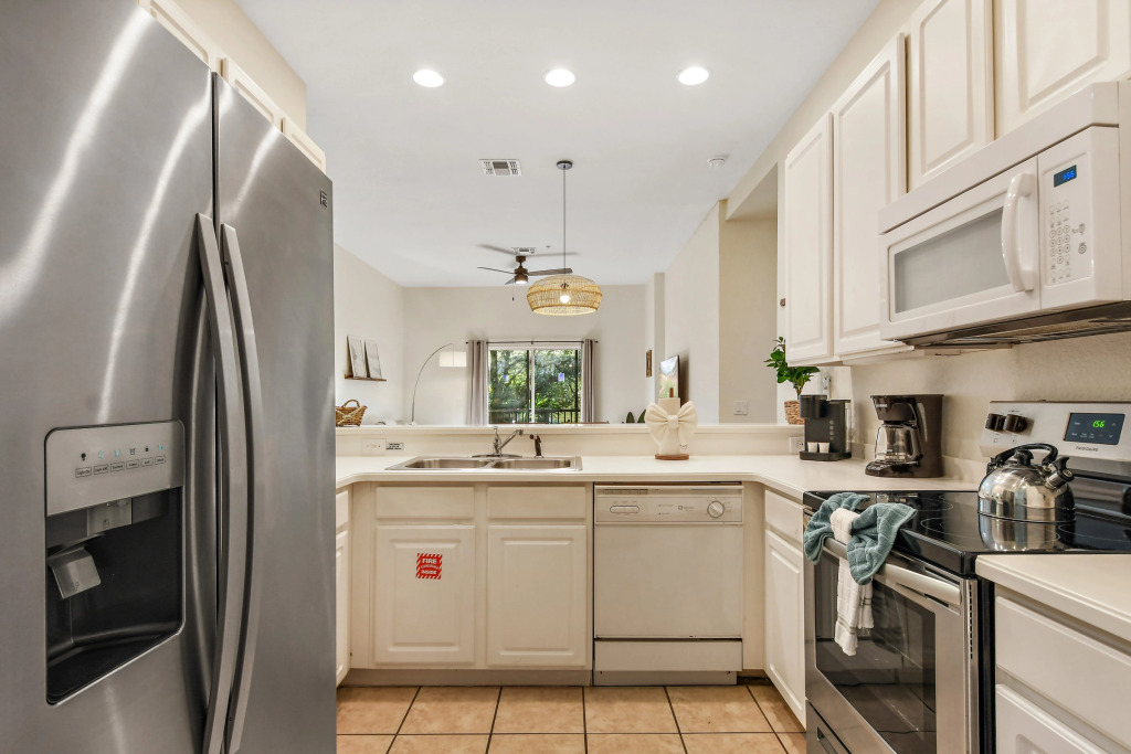 Bahama Bay 3 Bedrooms Completely Renovated