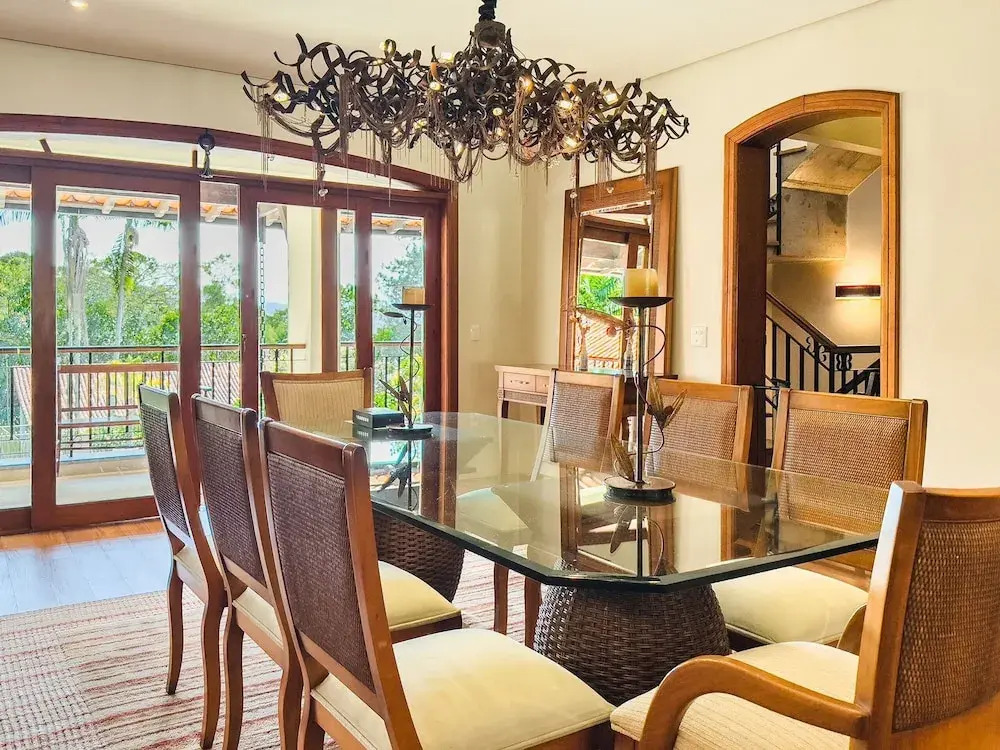 Casa de alto padrão com lazer completo na Granja Viana
