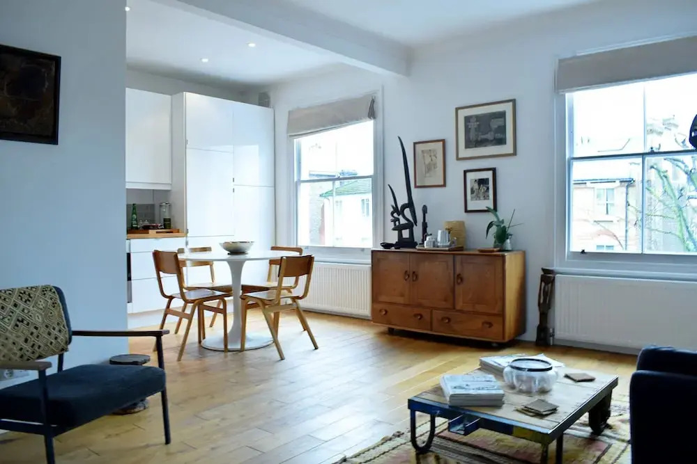 Contemporary 1 Bedroom Highbury Flat With Roof Terrace