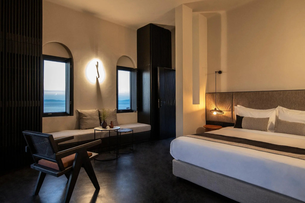 Nimbus Santorini
