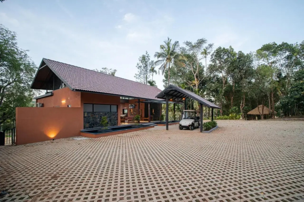 Crystal Kuruva Nature Resort & Spa