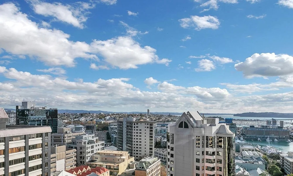 QV Heart of City Stunning View with Parking - 926
