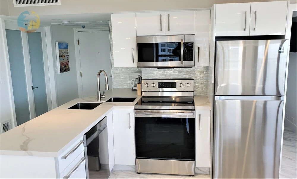 Alexander 1001 3 Bedroom Apts by RedAwning