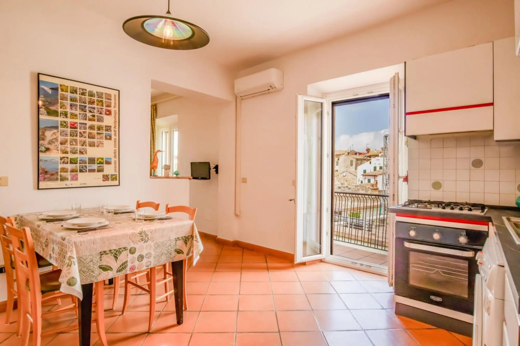 Apartment in the main square of Capoliveri with sea view-In Piazza Vista Mare