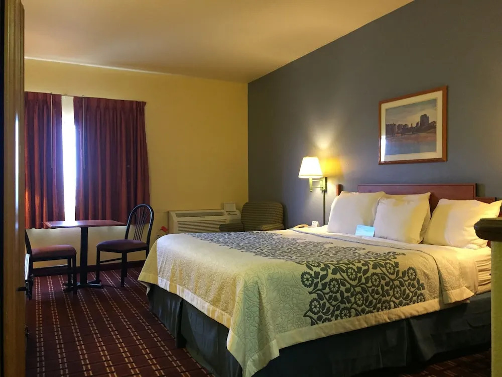 Days Inn & Suites by Wyndham Lordsburg