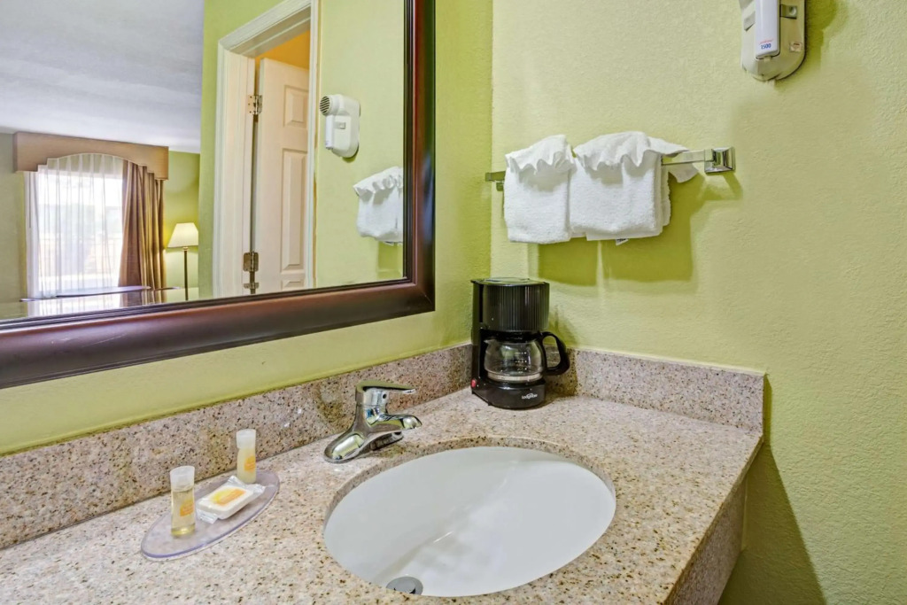 Days Inn by Wyndham Ormond Beach