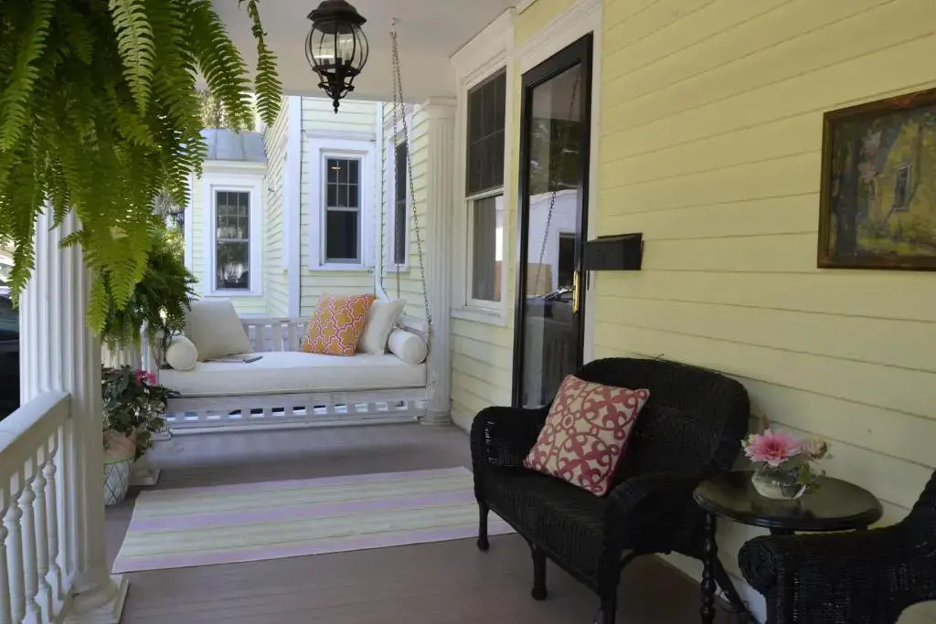 34 State "Historic Luxury Suites" Skaneateles