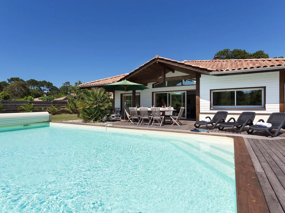 Beautiful villa with a private pool by the Atlantic ocean