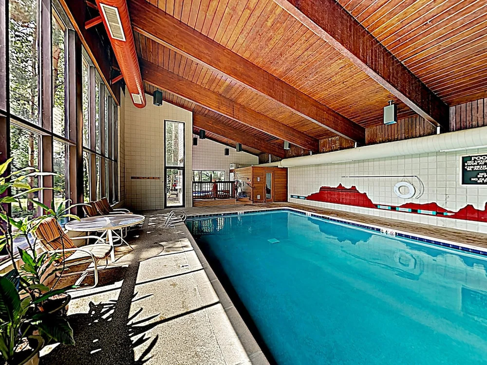 New Listing! Expansive W/ Pool & Hot Tub 3 Bedroom Condo