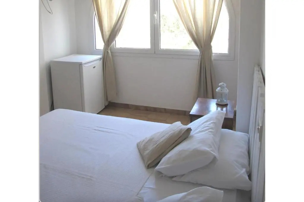 Livadia Seaside Studios 8
