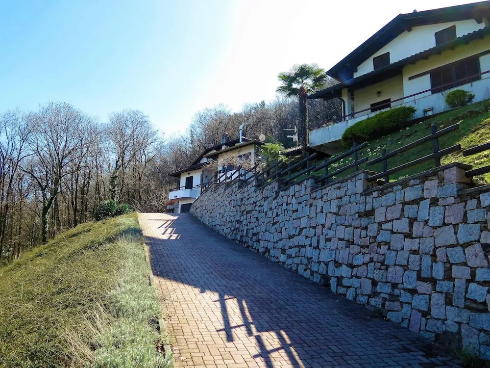 Thommy Apartment in Stresa With Lake View