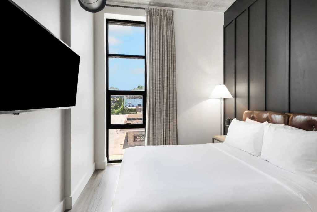 Waymores Hotel Nashville