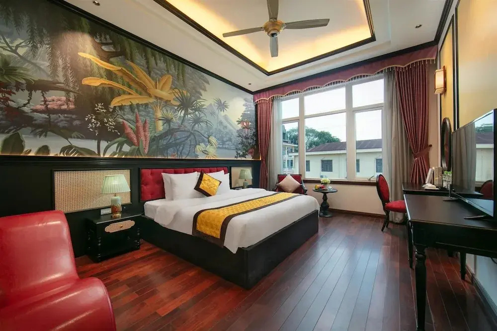 Royal Hotel & Spa