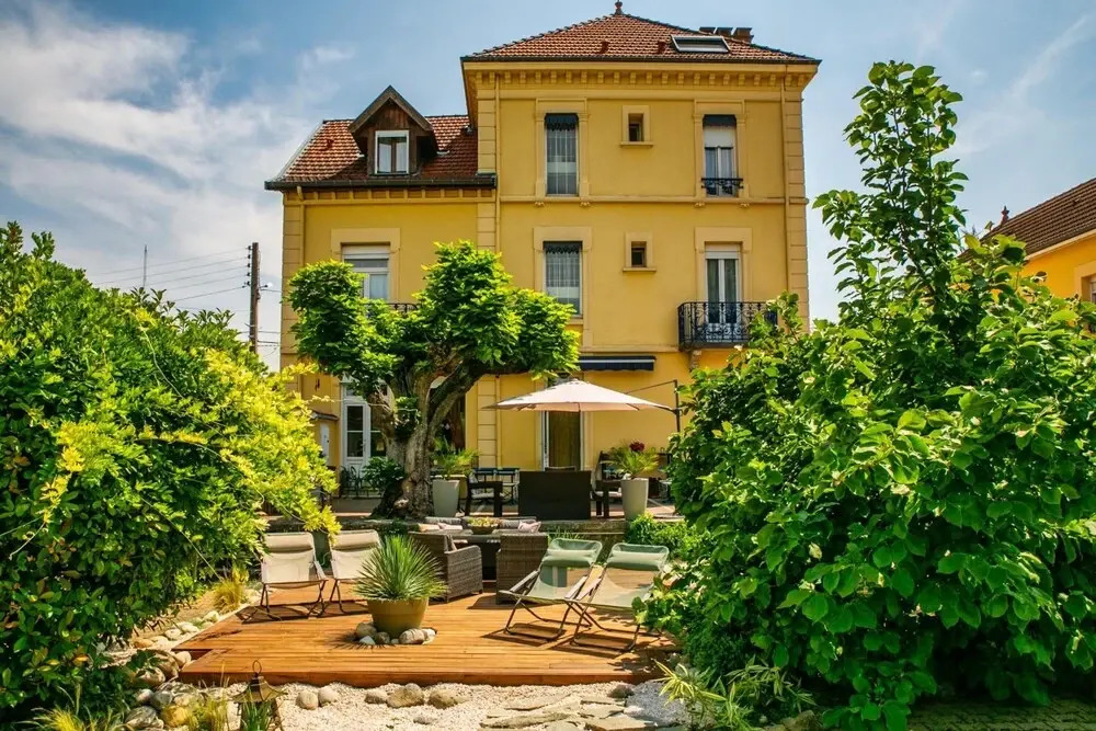 HOTEL DES DAUPHINS