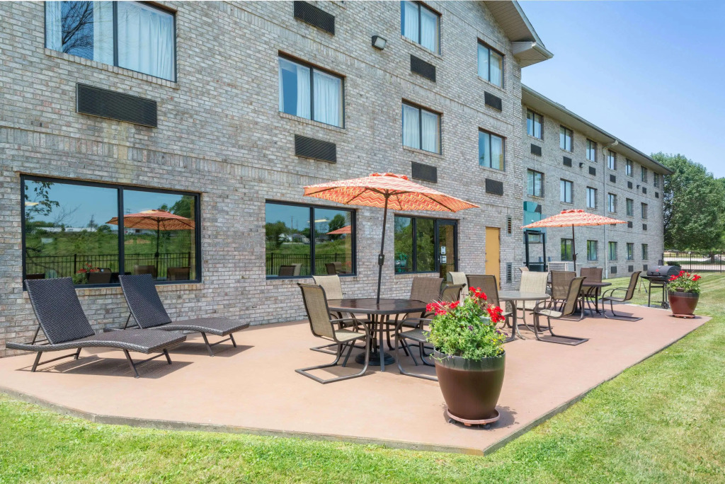Ramada by Wyndham Catlettsburg Ashland